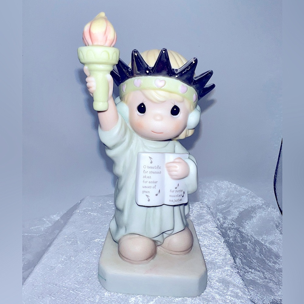 Precious Moments 2001 'America You're Beautiful' Porcelain Figurine